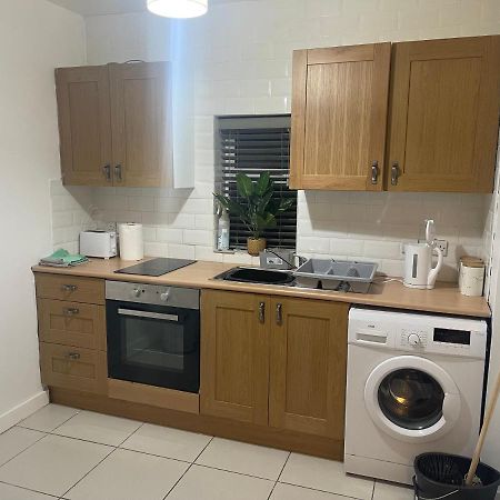 2 Bed Flat Right In Centre Of Portrush Town Apartment Exterior photo