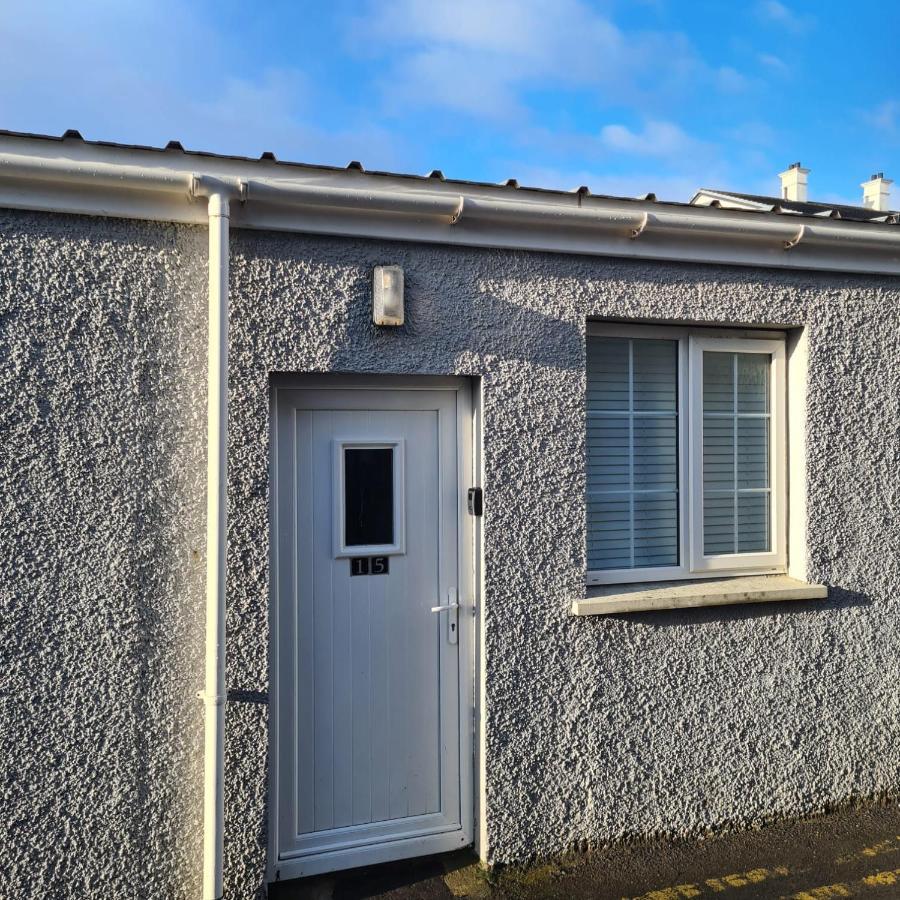2 Bed Flat Right In Centre Of Portrush Town Apartment Exterior photo